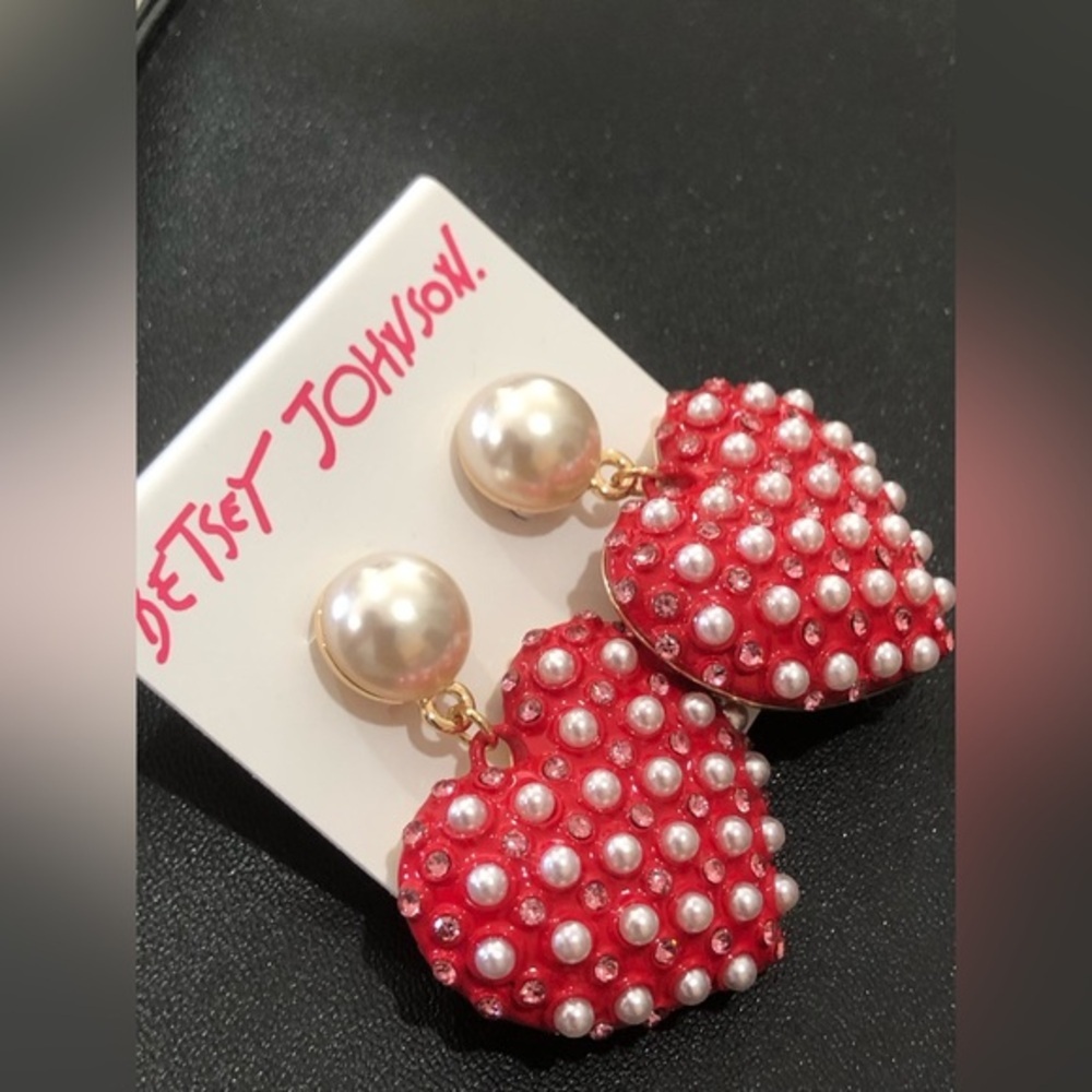 Betsey Johnson red faux pearl & crystal studded‎ heart shaped post earrings new